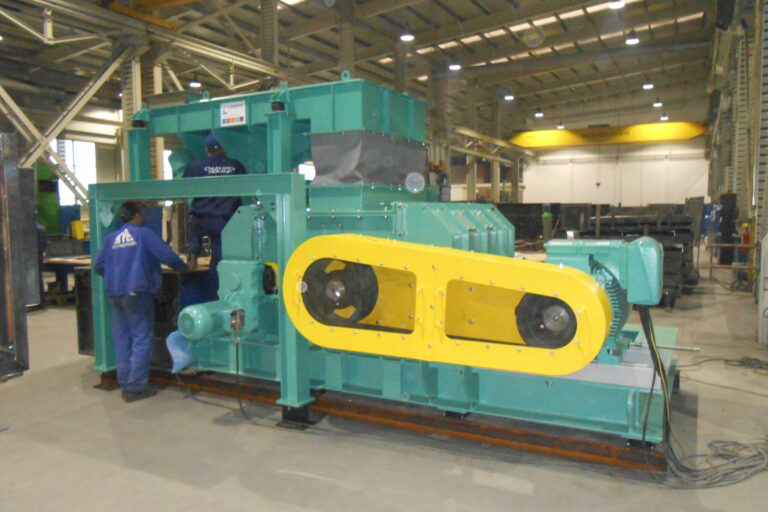 Broyeur à marteaux cylindres